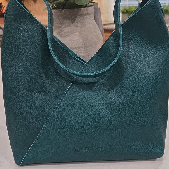 Elegant Teal Leather Tote Bag - Picture 3 of 4